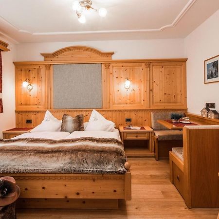 Garni Villa Maria Wolkenstein in Gröden Exterior foto
